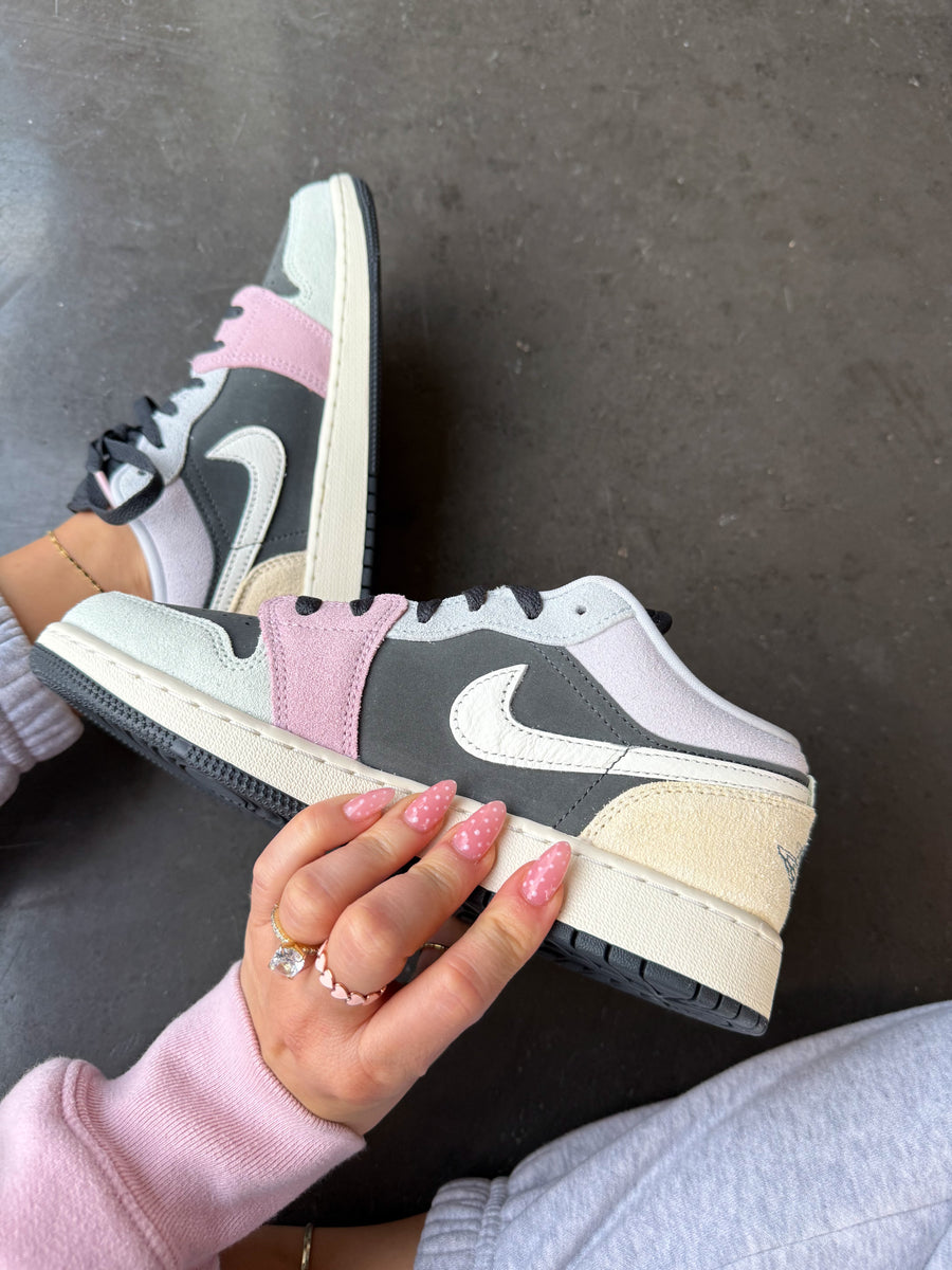 Spring '26 Swarovski Women's Air Jordan 1 Low Shoes – Pink Ivy