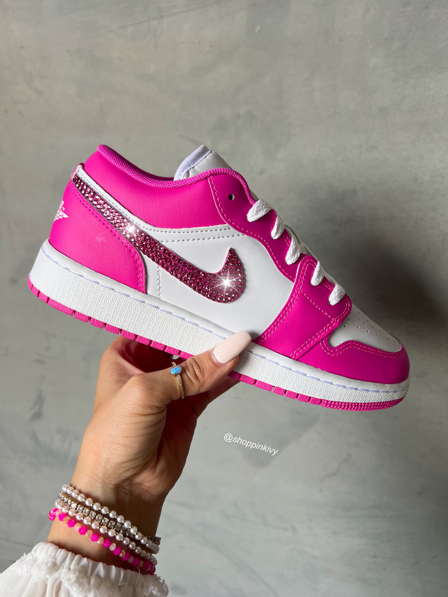 Pink nike air jordan shoes best sale