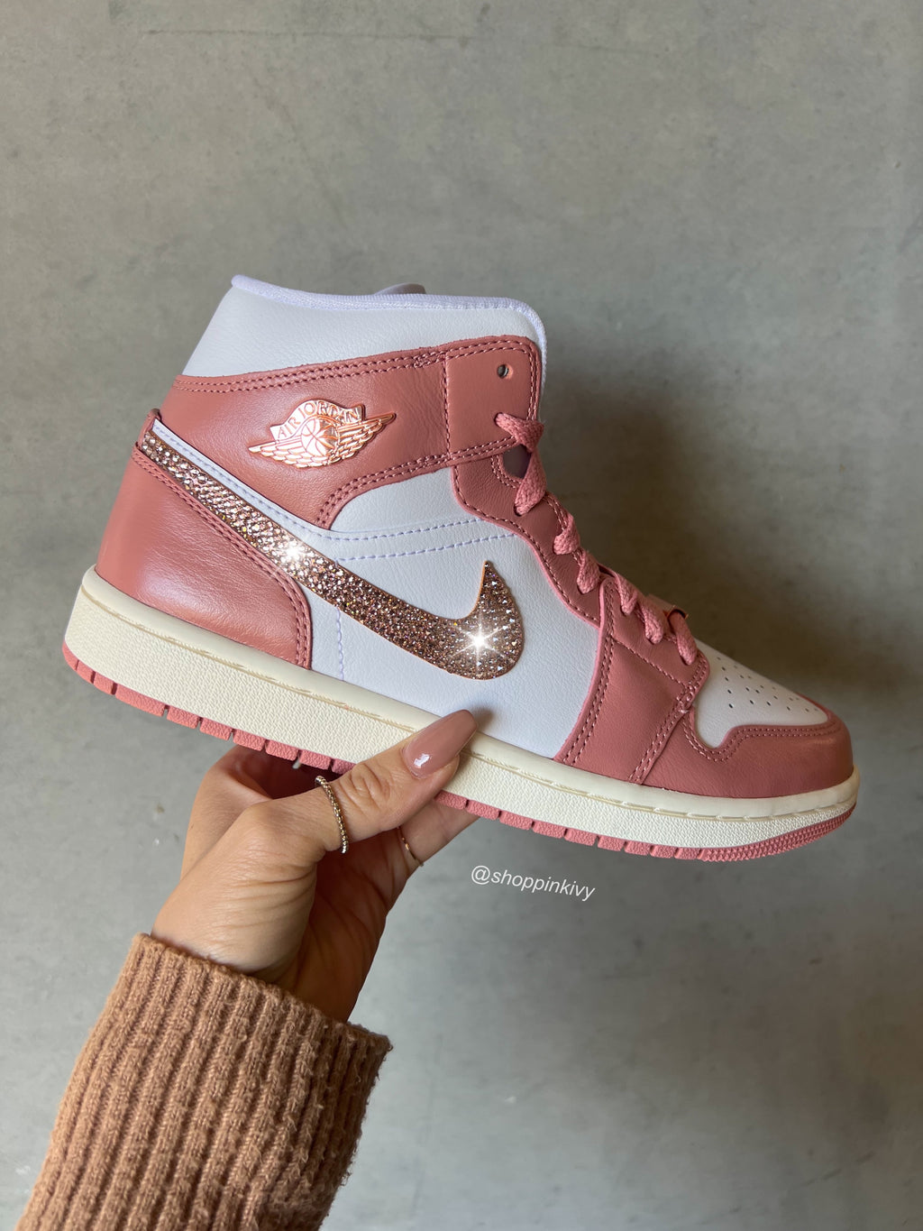 Zapatos Air Jordan 1 Mid de mujer Swarovski en oro rosa