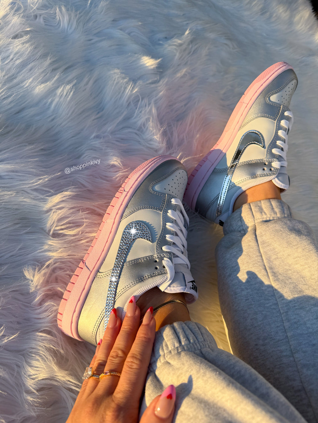 Zapatillas Nike Dunk para mujer en rosa chicle y Swarovski plateado