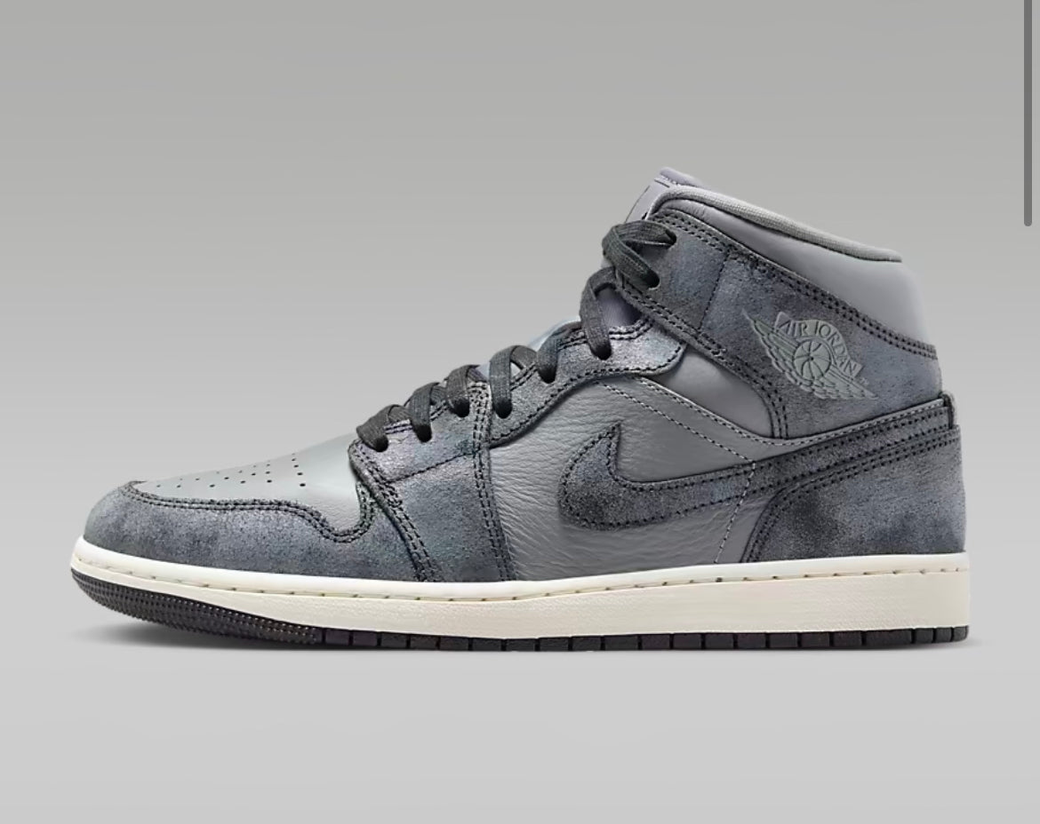 Pre-Order Swarovski Womens Nike Air Jordan 1 Mid Shoes