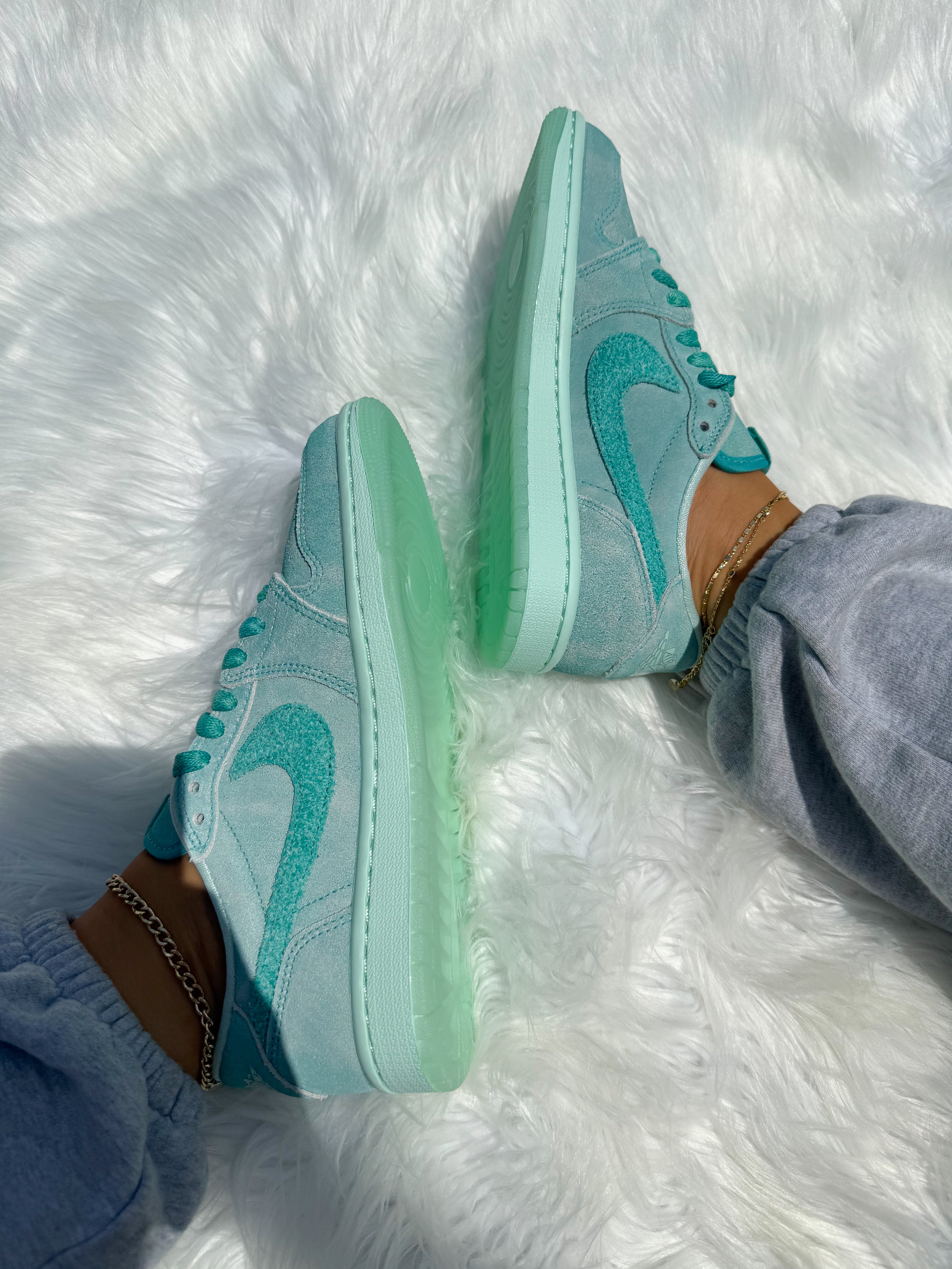 Zapatillas Air Jordan 1 Retro OG Low Edición Especial Aqua Swarovski para Mujer
