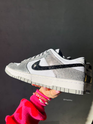 Raros zapatos Nike Dunk metálicos Swarovski para mujer