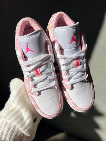 Zapatos Air Jordan 1 Low Swarovski para mujer con pintura de helado