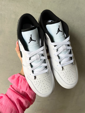 Zapatos Air Jordan 1 Low de mujer Swarovski en blanco y negro