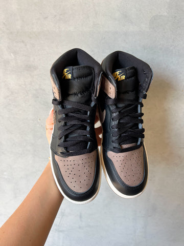 Palomino Swarovski Women’s Air Jordan Retro 1 High OG Shoes