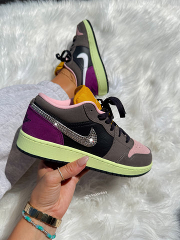 ✨NEW FALL✨🎃Swarovski Women’s Air Jordan 1 Low Shoes