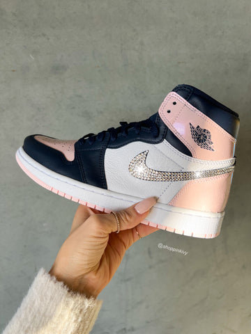 Raros zapatos Air Jordan 1 Mid de Swarovski Bubblegum para mujer