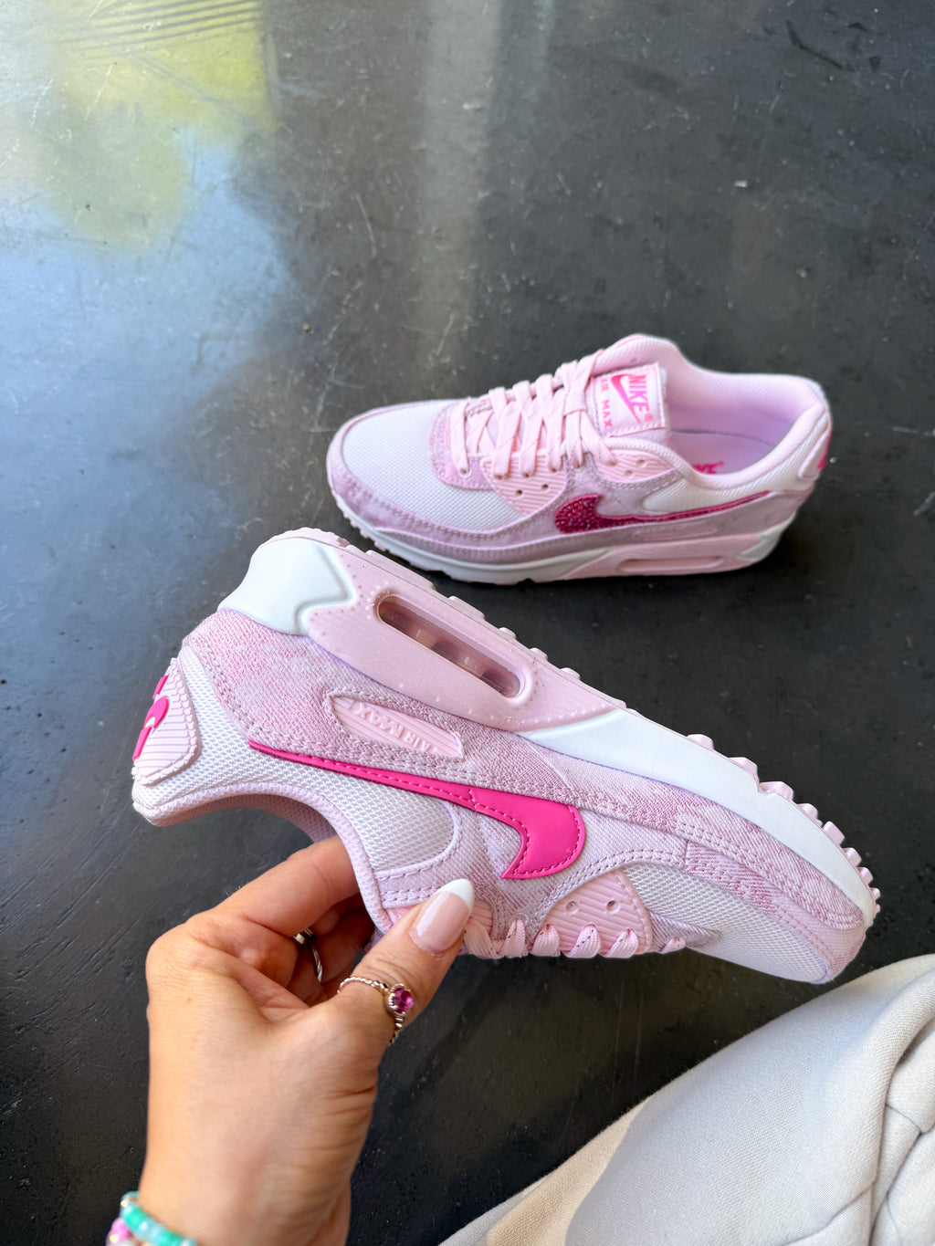 Nike Air Max 90 de mezclilla rosa con cristales de Swarovski