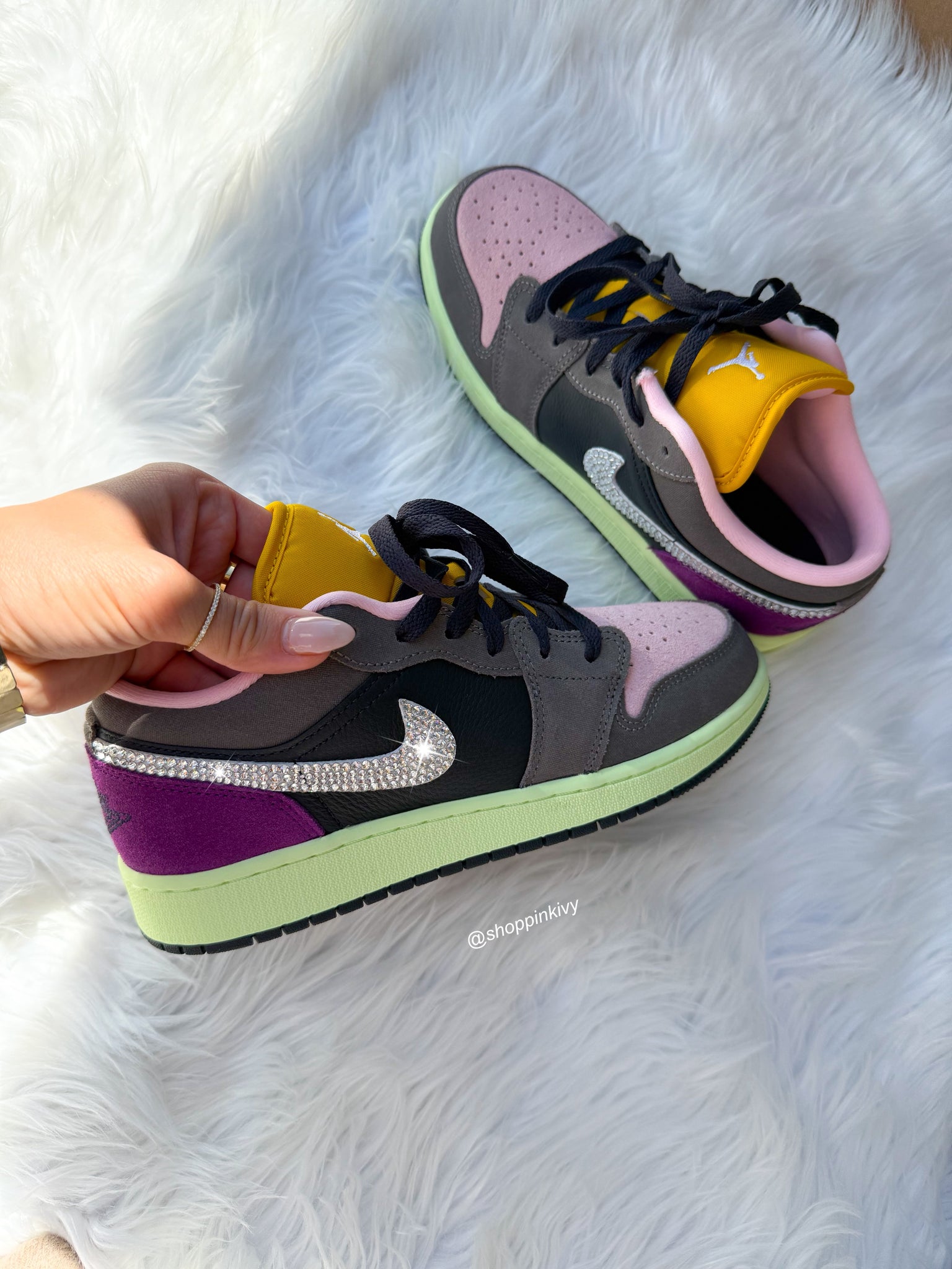 ✨NEW FALL✨🎃Swarovski Women’s Air Jordan 1 Low Shoes