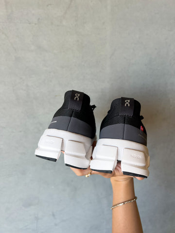 Zapatos para correr Swarovski On Cloudswift negros