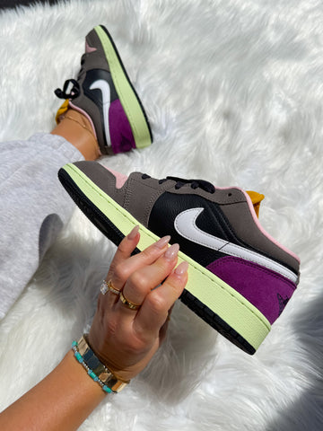 ✨NEW FALL✨🎃Swarovski Women’s Air Jordan 1 Low Shoes