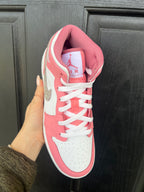Talla 7.5 Zapatillas Air Jordan 1 Mid Rosa Swarovski para Mujer