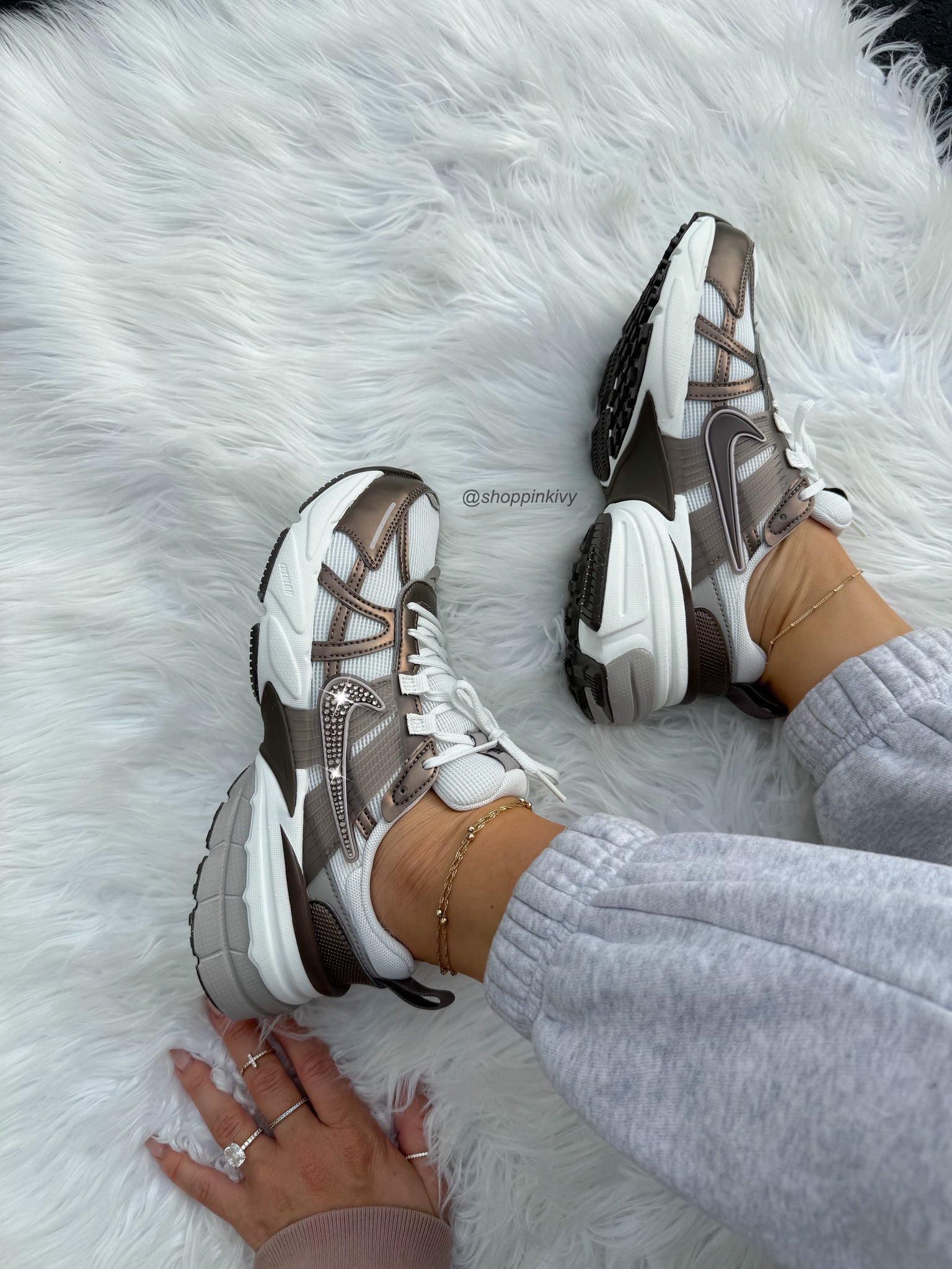 ✨NEW✨ Fall🍂Brown Swarovski Womens Nike Shoes