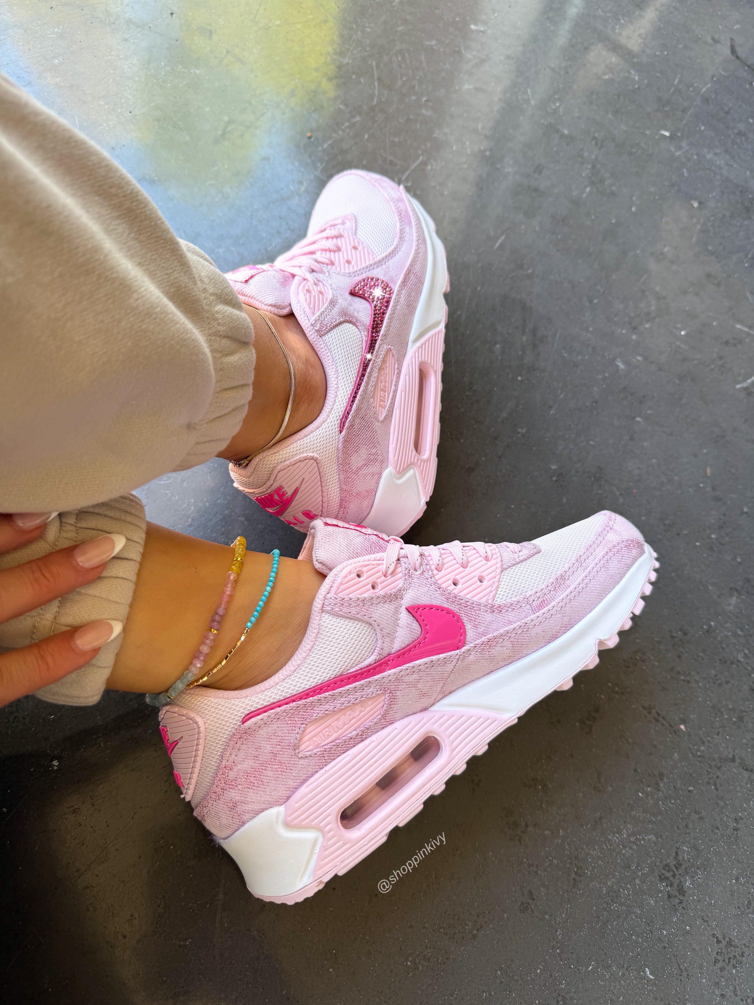 Nike Air Max 90 de mezclilla rosa con cristales de Swarovski