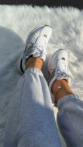✨NEW✨ White and Black Swarovski Womens Nike Shoes