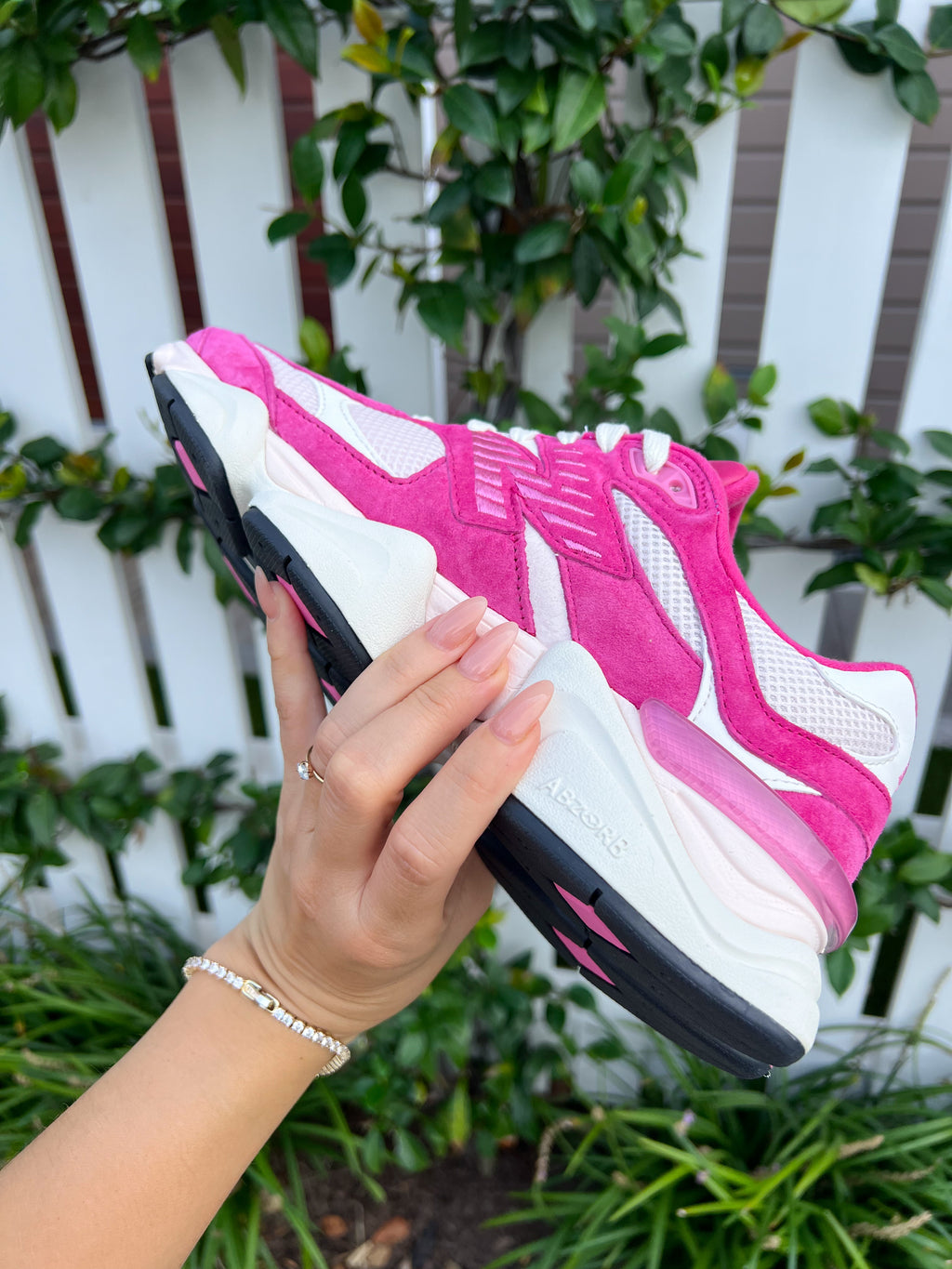 New Balance 9060 Swarovski Rosa Fuerte para Mujer, Edición Limitada