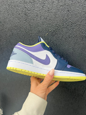 Rare Mismatch Swarovski Women’s Air Jordan Retro 1 Low Shoes