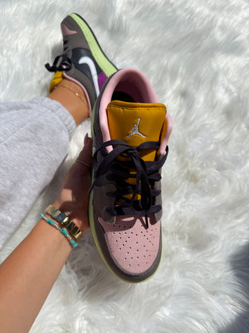 ✨NEW FALL✨🎃Swarovski Women’s Air Jordan 1 Low Shoes