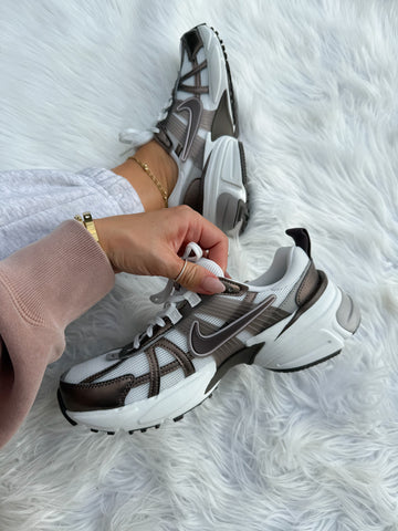 ✨NEW✨ Fall🍂Brown Swarovski Womens Nike Shoes