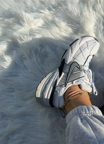 ✨NEW✨ White and Black Swarovski Womens Nike Shoes