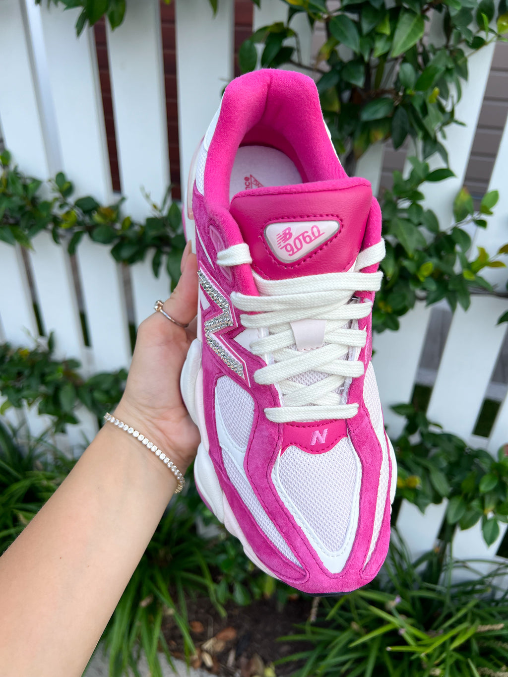 New Balance 9060 Swarovski Rosa Fuerte para Mujer, Edición Limitada