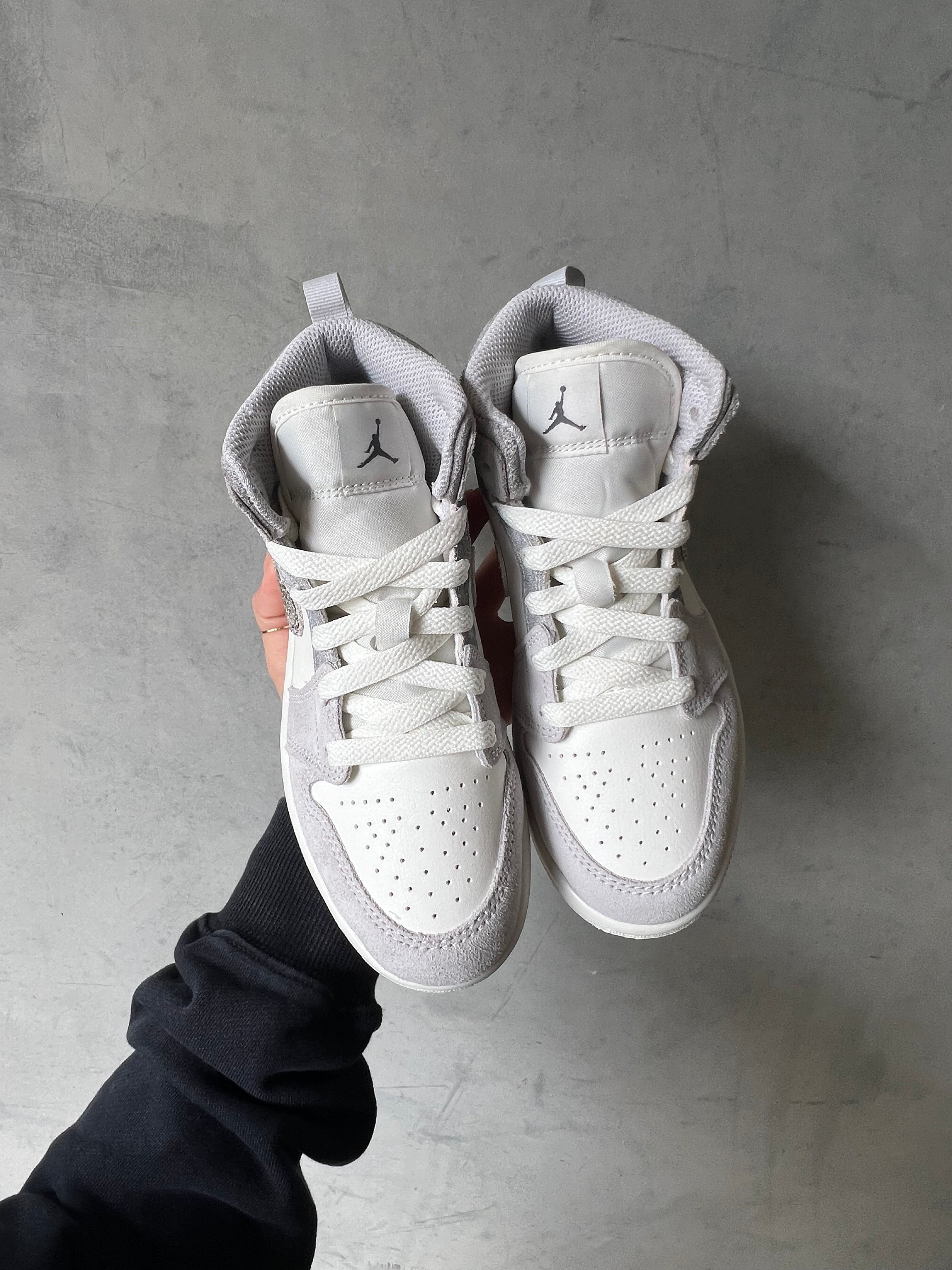 SIZE 3y Pre-School Swarovski Jordan 1 Mid