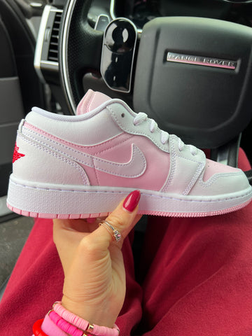 NEW 2025 Valentine’s ❤️ Edition Swarovski Women’s Air Jordan 1 Low Shoes