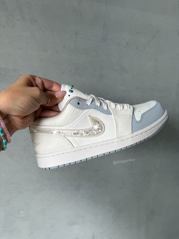 ✨NEW✨Special Edition Swarovski Women’s Air Jordan 1 Low Shoes