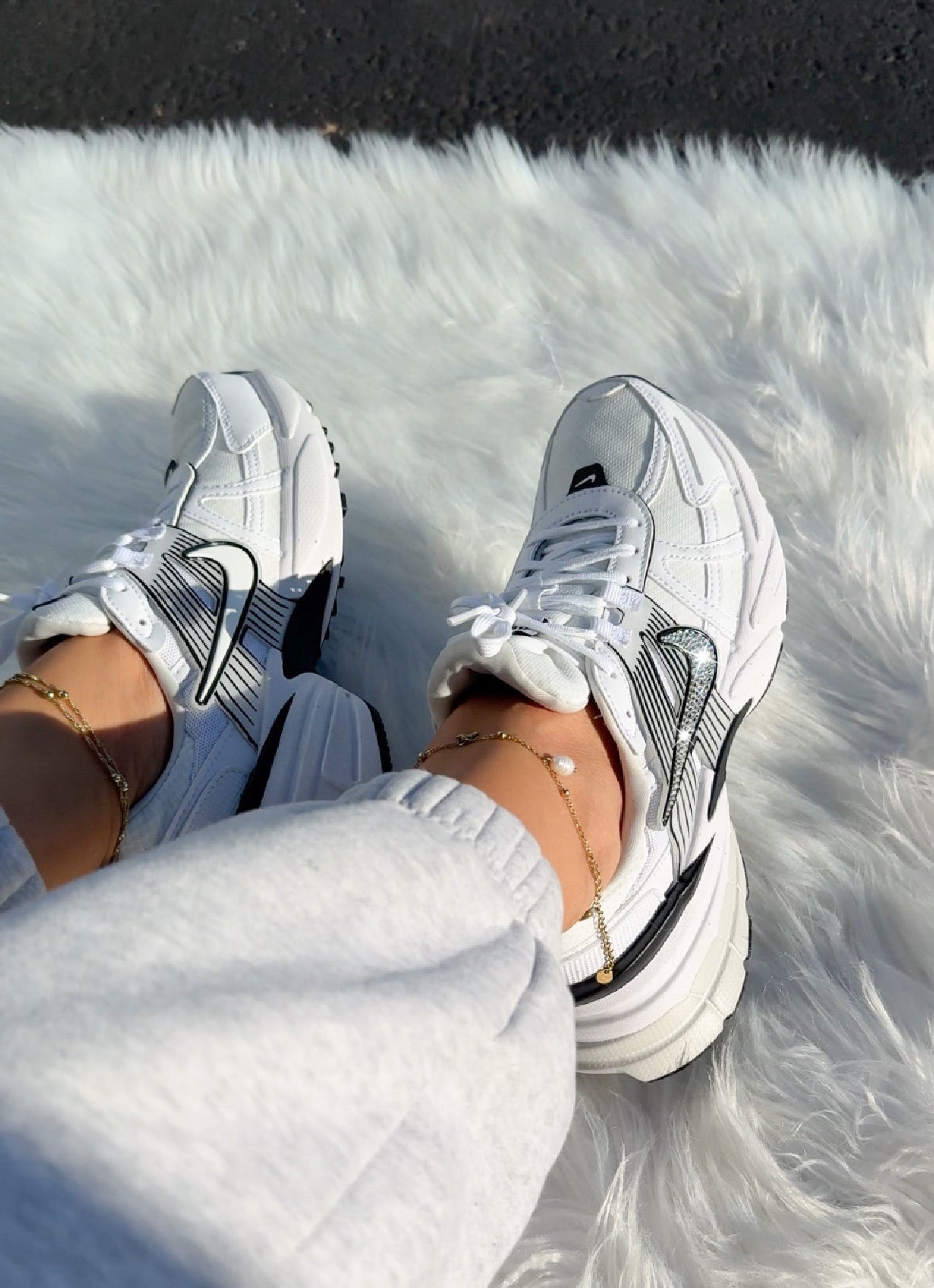 ✨Best Selling✨ White and Black Swarovski Womens Nike Shoes