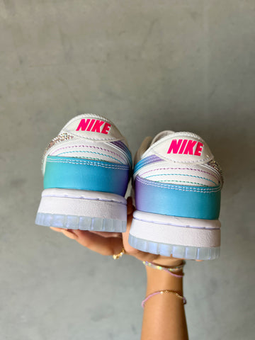 Raros zapatos Nike Dunk Ombré Swarovski para mujer